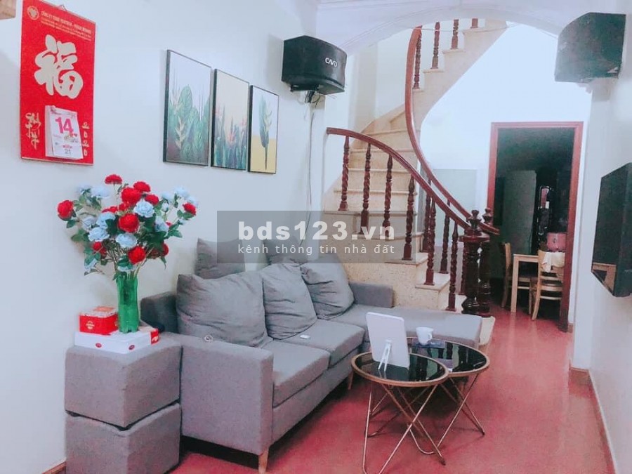 Bán nhà Minh Khai 28mx3T xây chắc chắn, giá 2.1 tỷ lh 0916010180
