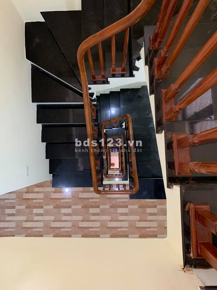 Bán nhà mặt ngõ Bùi Xương Trạch 30mx5T kinh doanh 2 oto tránh Thanh Xuân 0969040000.
