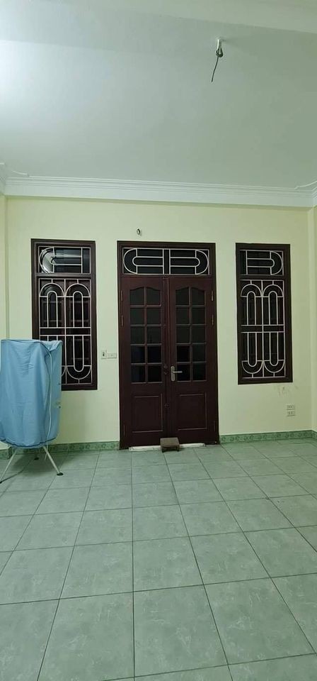 Bán nhà ngõ Gia Quất gần phố Ngọc Lâm, Long Biên ô tô đỗ cửa 51m2, 5 tầng, MT 5m, 3,7 tỷ