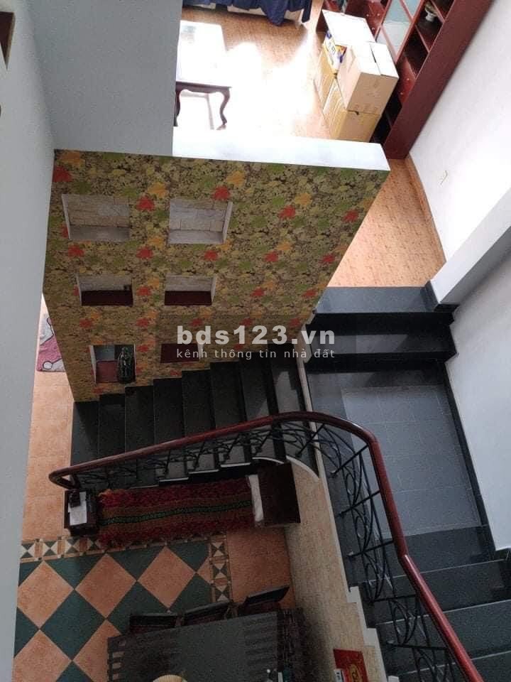 Gấp bán nhà Trung tâm Phú Nhuận 4 Tầng BTCT 90m2 Giá 8.6 tỷ