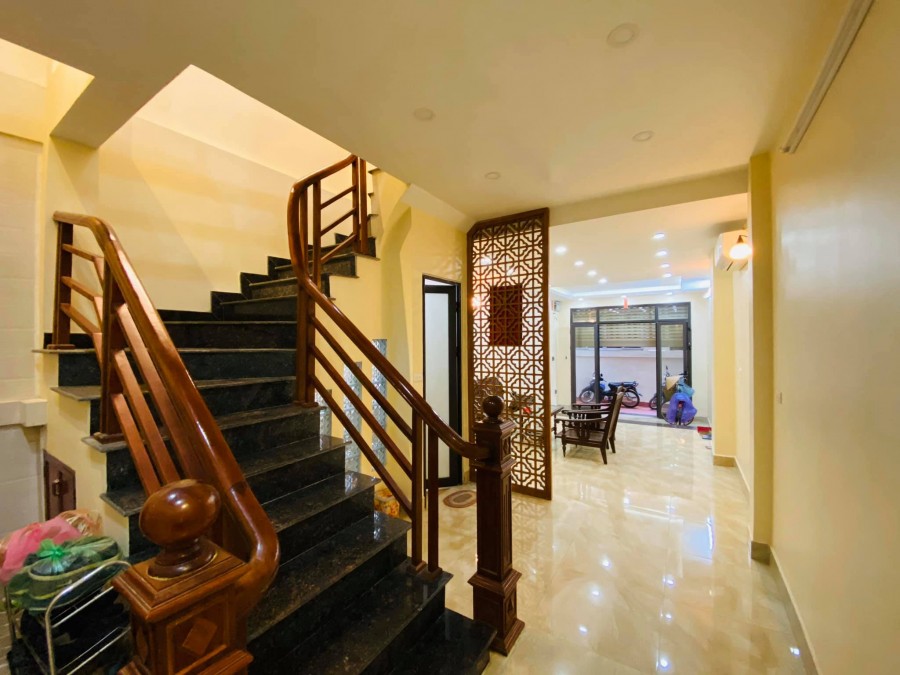 Hiếm Có Khó Tìm, Lạc Long Quân 50M2 x 6 tầng x MT: 4m. Chỉ nhỉnh 5 tỷ. LH: 0964657169.