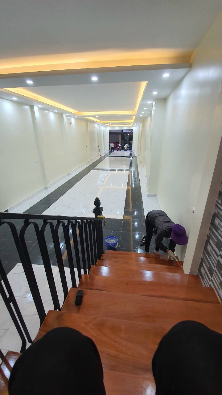 CẦN TIỀN KINH DOANH SANG NHƯỢNG căn nhà tâm huyết 5 tầng x 45m2 giá chỉ 4,5 tỷ , ôtô đỗ cửa, Phú Đô