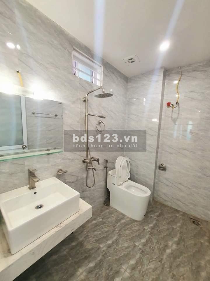 Bán nhà 5 tầng Hoàng Mai, 31m2 lô góc, kinh doanh, giá 3.5 tỷ