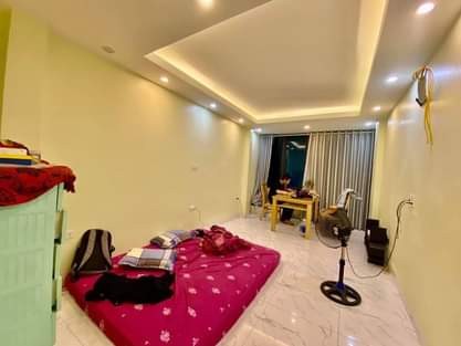 BÁN NHÀ LÒ ĐÚC 30M2 5 TẦNG 3.3 TỶ Ô TÔ TRÁNH CÁCH 10M 3 NGỦ Ở LUÔN