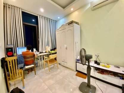 BÁN NHÀ LÒ ĐÚC 30M2 5 TẦNG 3.3 TỶ Ô TÔ TRÁNH CÁCH 10M 3 NGỦ Ở LUÔN