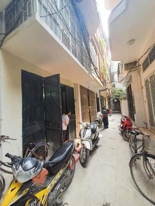 BÁN NHÀ ĐẸP KHU 8/3 NGÕ RỘNG THOÁNG - 32M2 /4 TẦNG /GIÁ 3 TỶ
