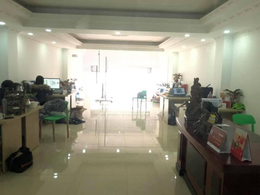Mặt phố Phạm văn Đồng 8 tầng thang máy 200m2 45 tỷ