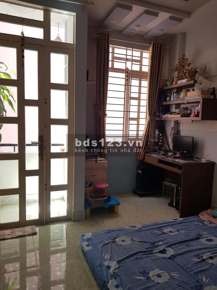 Bán Nhà 3 Tầng 3m x 11m(DT 33m2) Trần Hưng Đạo Quận 5 Giá bèo 5.8Tỷ.