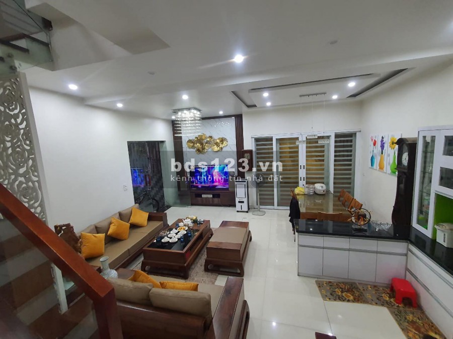 Võ Thị Sáu nhà đẹp ngõ thông 60m 5tang mt 3.8