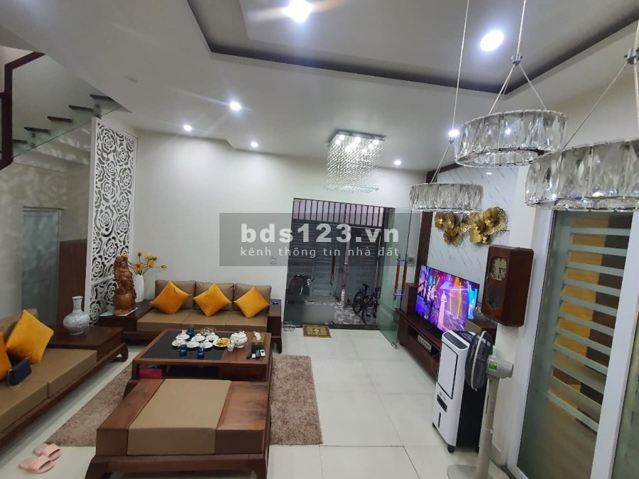 Võ Thị Sáu nhà đẹp ngõ thông 60m 5tang mt 3.8