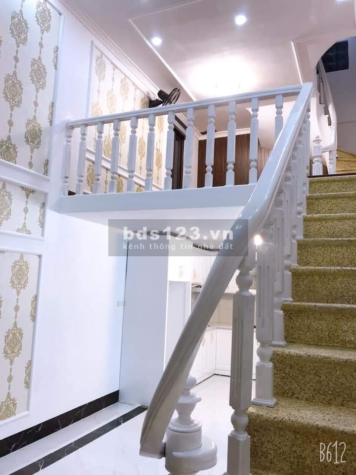 BÁN NHÀ THÁI THỊNH 27 M X4 TẦNG MẶT TIỀN 3.5 GIÁ 3.3 TỶ