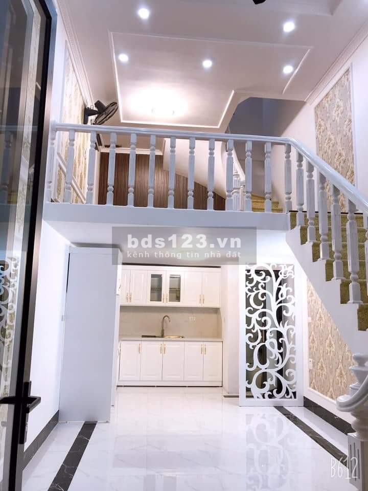 BÁN NHÀ THÁI THỊNH 27 M X4 TẦNG MẶT TIỀN 3.5 GIÁ 3.3 TỶ