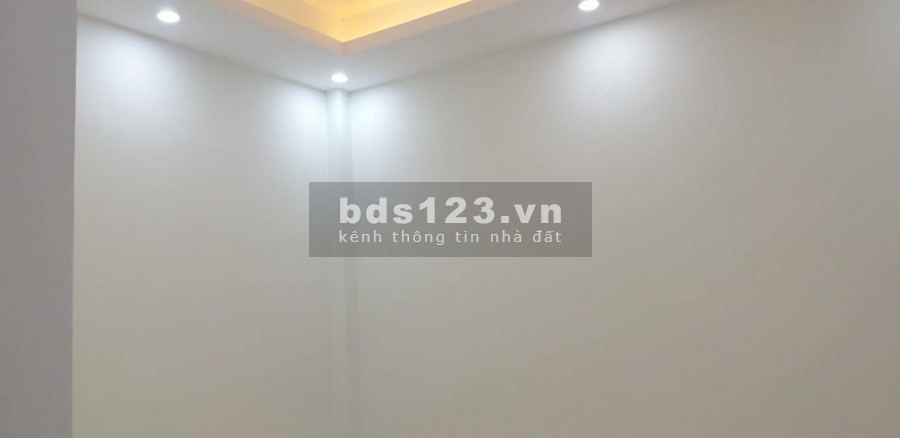 Bán nhà Vũ Tông Phan, Hà Nội, 30m2 x 5 tầng, giá 3.2 tỷ.