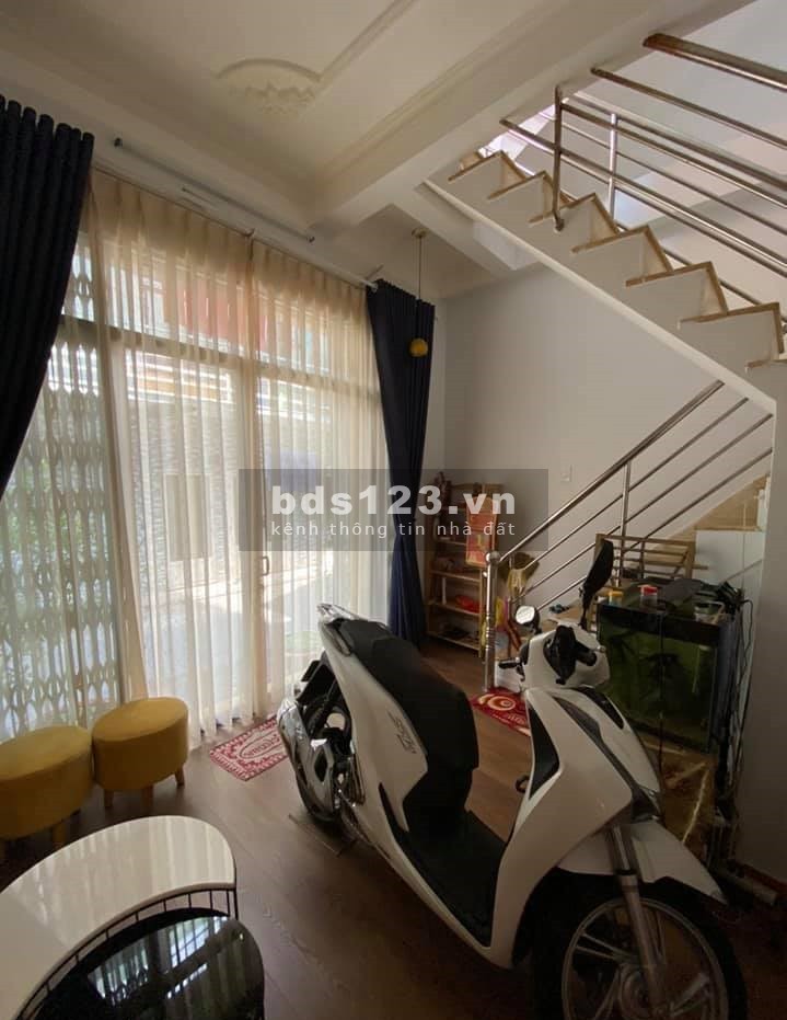 Bán nhà Hồng Lạc, 27m2, 3 tầng, nhà đẹp btct, Quận Tân Bình, 2 tỷ 56
