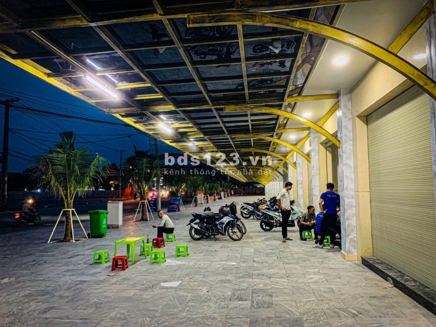 SHOPHOUSE PHÚ MỸ HIỆP 5.xx tỷ giáp 2 mặt tiền đường . Hạ tầng hoàn thiện
