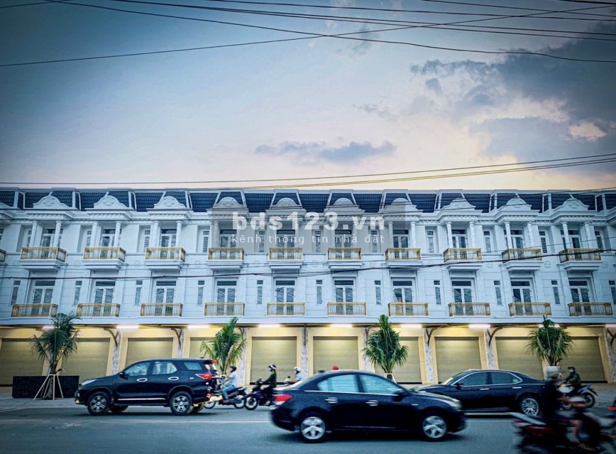 SHOPHOUSE PHÚ MỸ HIỆP 5.xx tỷ giáp 2 mặt tiền đường . Hạ tầng hoàn thiện