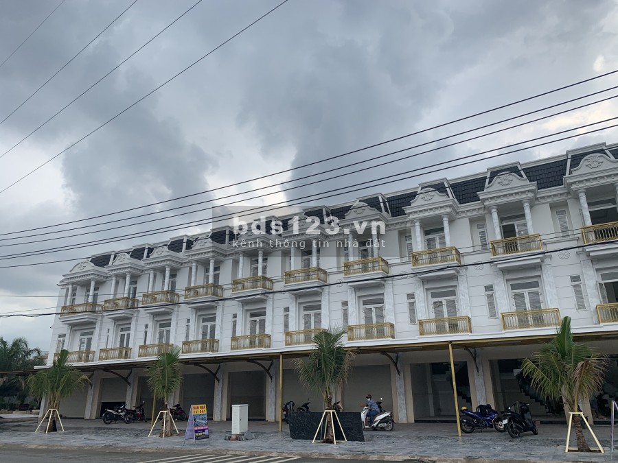 SHOPHOUSE PHÚ MỸ HIỆP 5.xx tỷ giáp 2 mặt tiền đường . Hạ tầng hoàn thiện