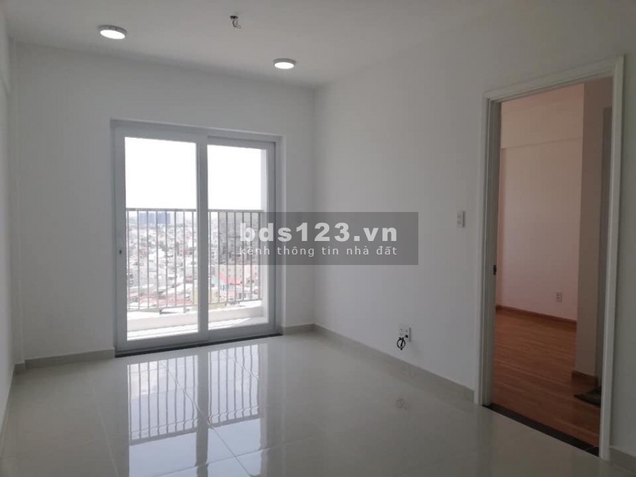 Tôi cần bán căn hộ Proser 65m2 2PN 2WC giá luôn VAT là 2.15 tỷ bao chi phí sang nhượng. Ngân hàng hỗ trợ 70% giá bán