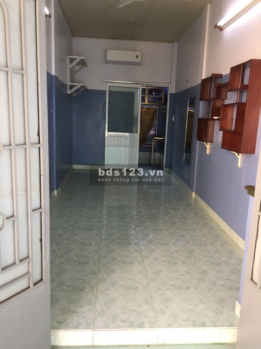 Phòng CMT8, Q3 có ban công cho thuê (ở được 2-3 bạn)