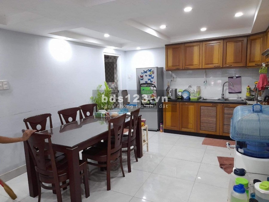 Nhà MT siêu trung tâm, siêu rẻ, DT: 36m2, Lạc Long Quân, Tân Bình, giá chỉ 3.8 tỷ TL