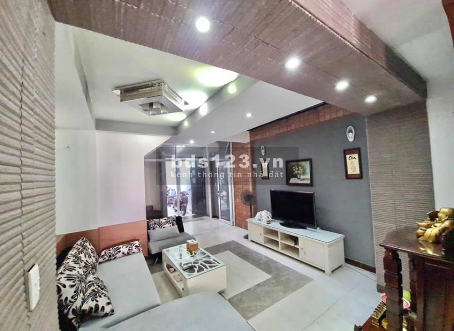 Bán Nhà Phố Đường Tăng Bạt Hổ Trung Tâm Quận Bình Thạnh. DT: 102m2. LH: 0932155399.