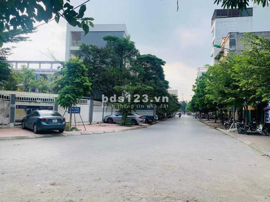 Mặt Phố Kinh Doanh N.V.Cừ, 79m2 MTx5.1m 4T Long Biên