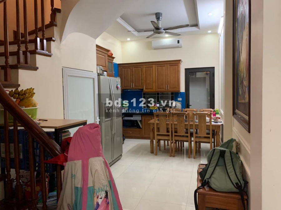 Siêu Hiếm Cầu Giấy 50m2 5 tầng,mặt tiền 3,5m mà giá chỉ 4.5 tỷ