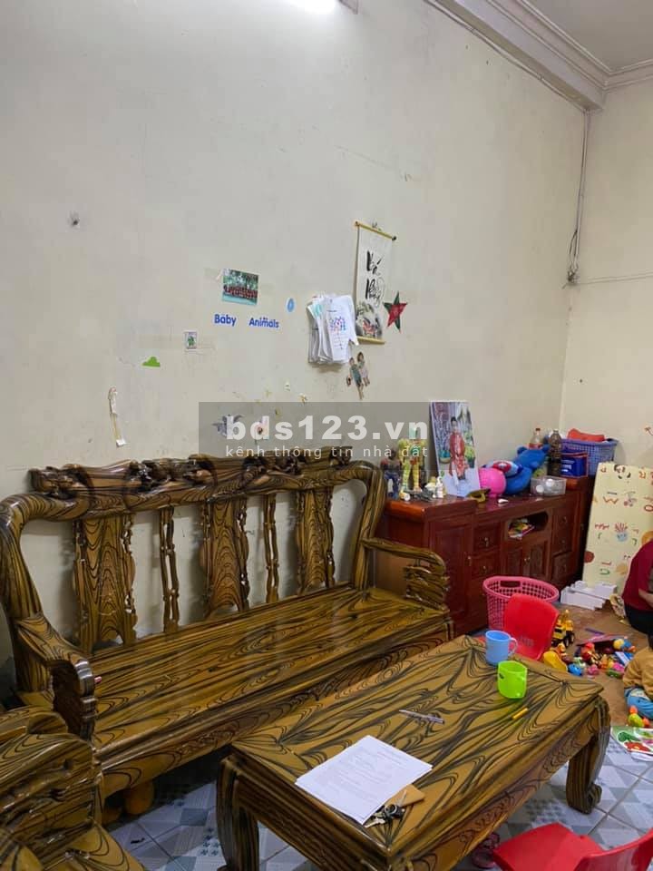 Chính chủ cần bấn nhà Lý Sơn Long Biên 50/81m2 3t 3.3m 3.35 tỷ.