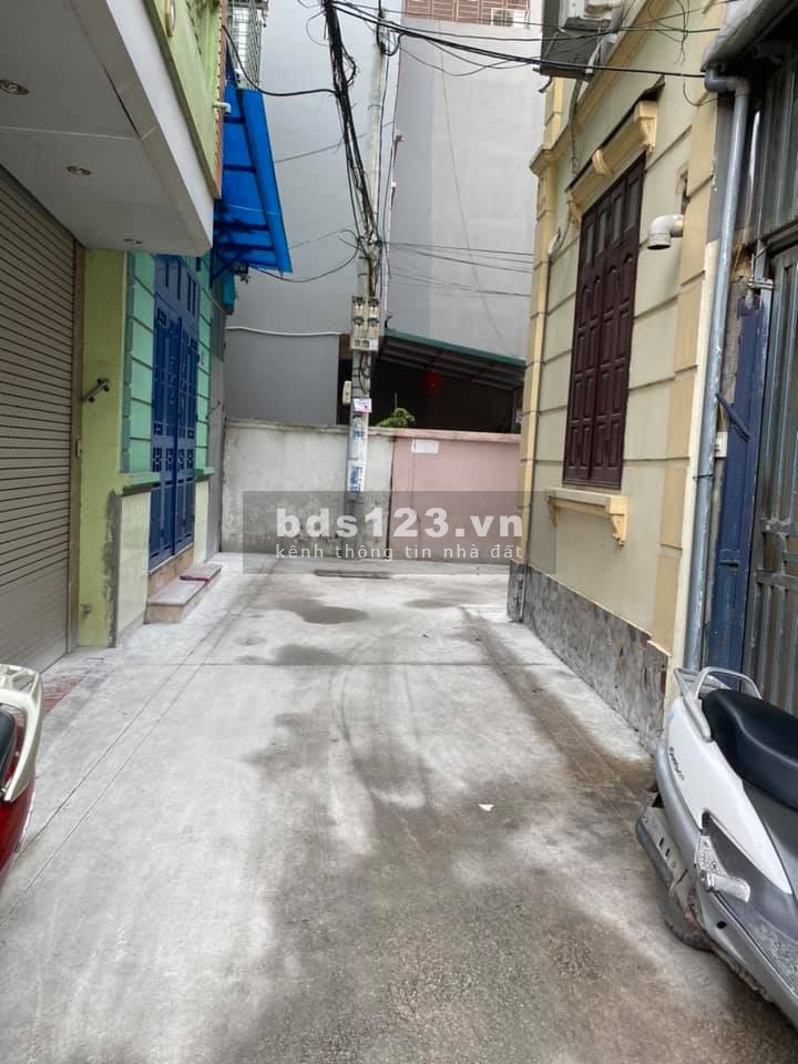 Chính chủ cần bấn nhà Lý Sơn Long Biên 50/81m2 3t 3.3m 3.35 tỷ.