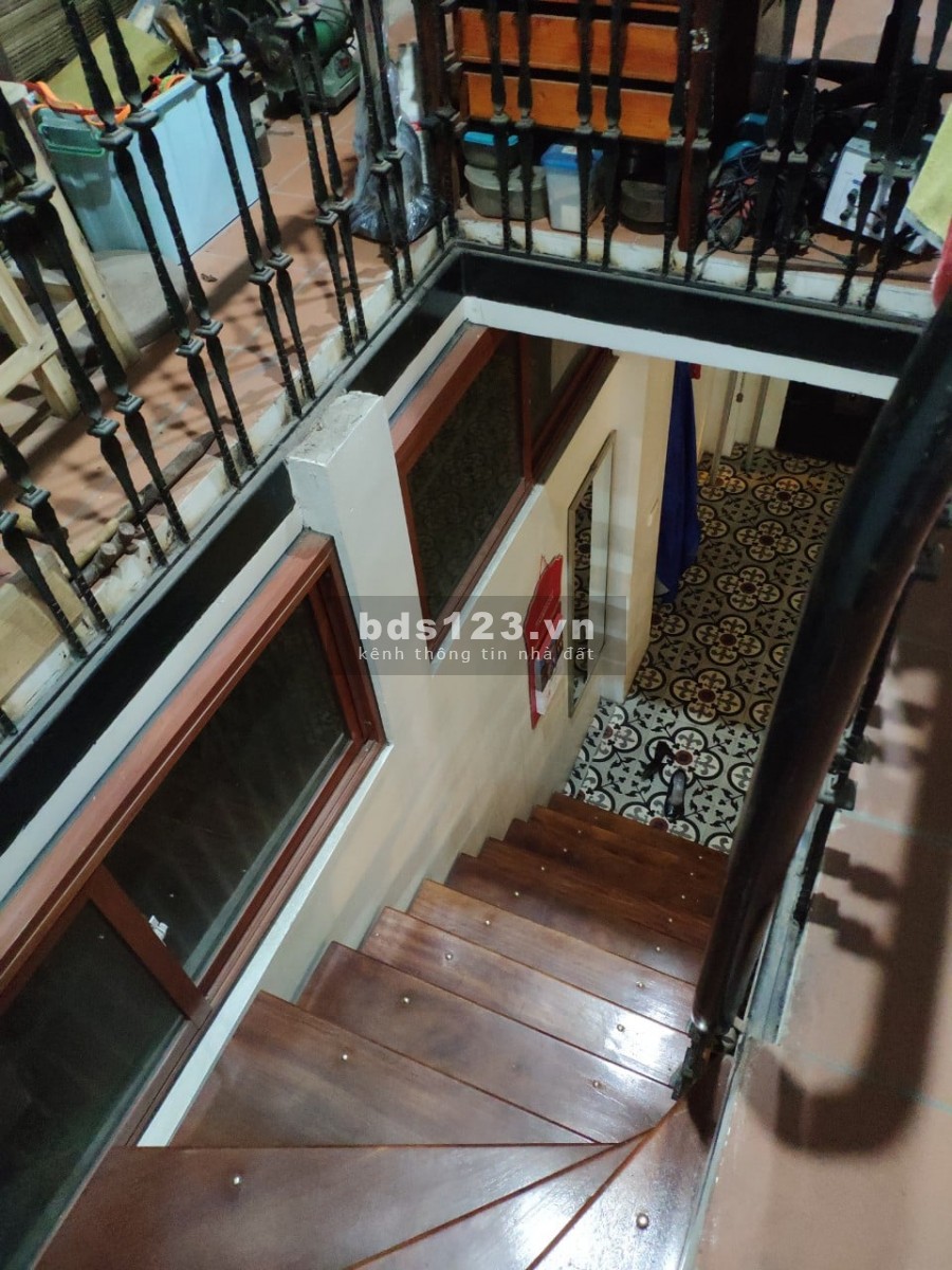 Mặt Phố Kinh Doanh N.V.Cừ, 79m2 MTx5.1m 4T Long Biên