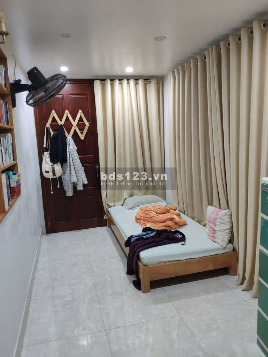 Mặt Phố Kinh Doanh N.V.Cừ, 79m2 MTx5.1m 4T Long Biên