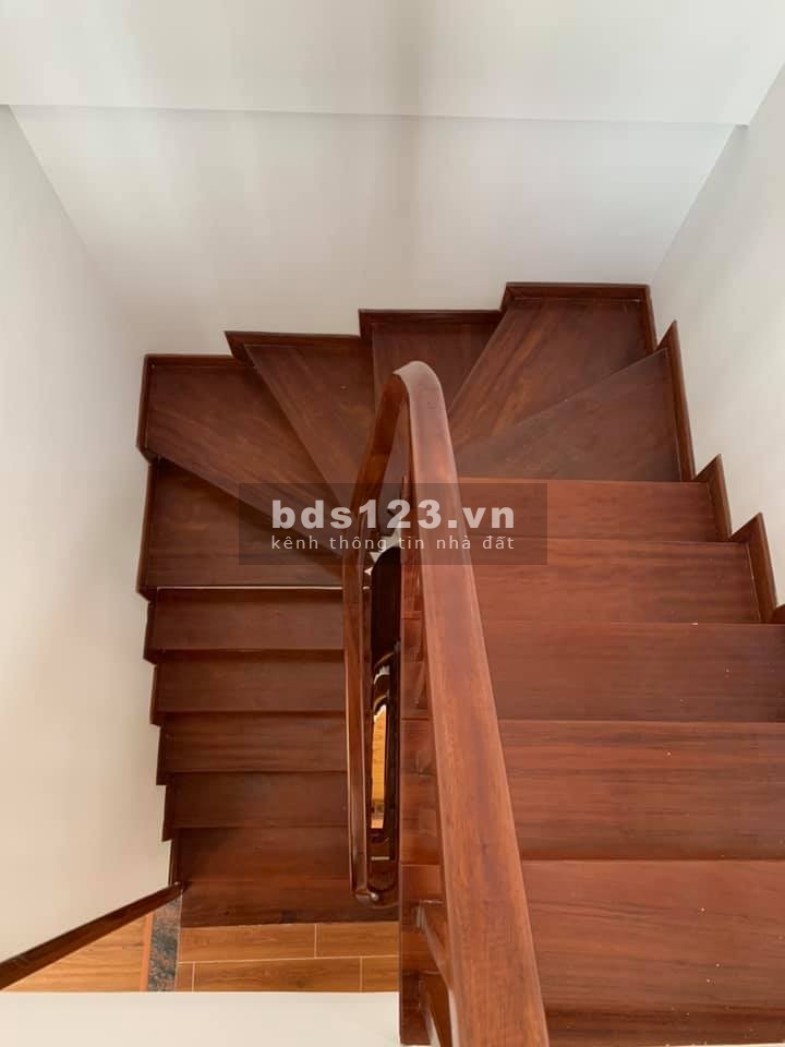 Bán nhà mới xây, Ba Đình 47m2*5 tầng, MT 4m giá 6.1 tỷ