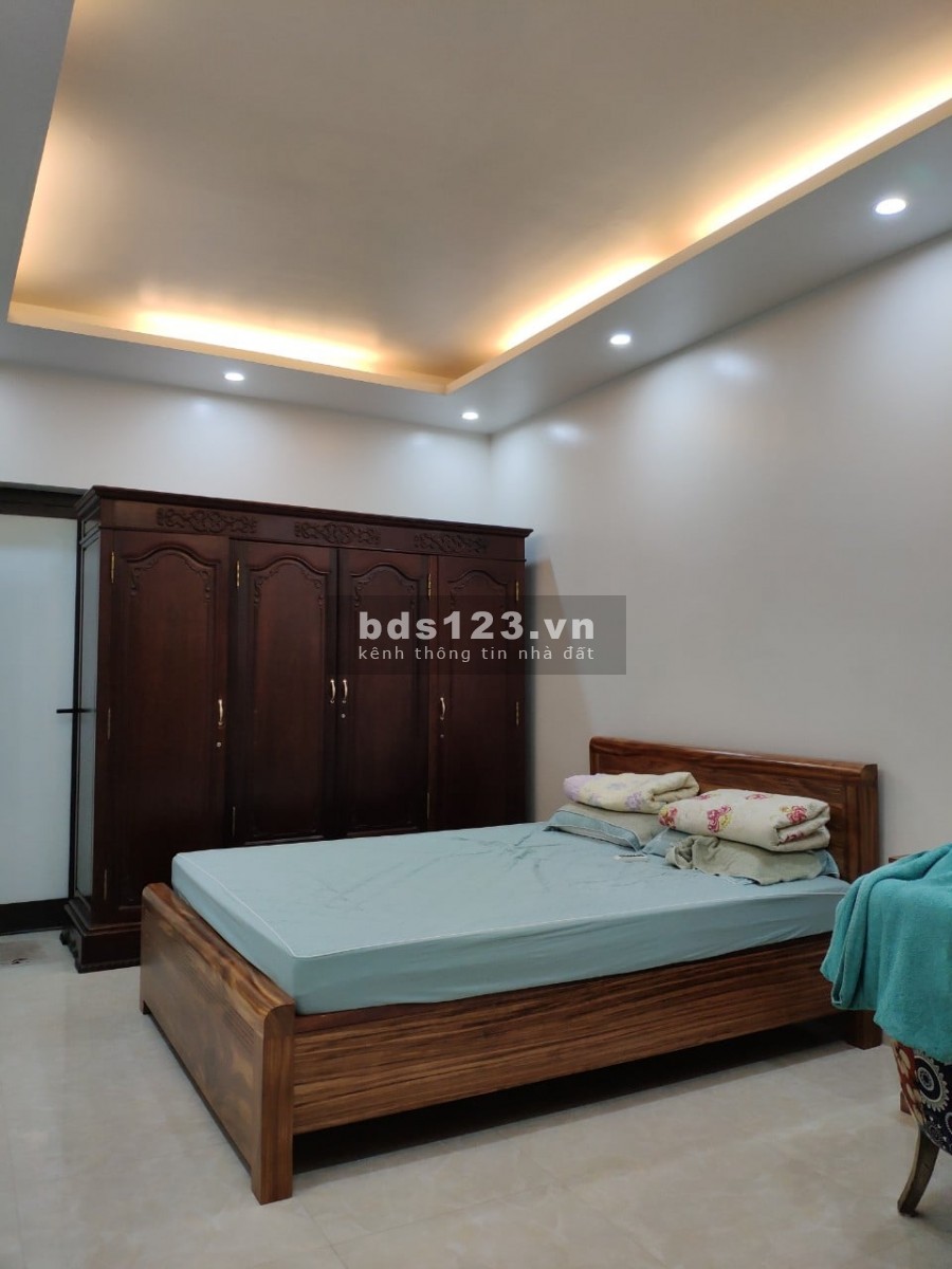 Mặt Phố Kinh Doanh N.V.Cừ, 79m2 MTx5.1m 4T Long Biên