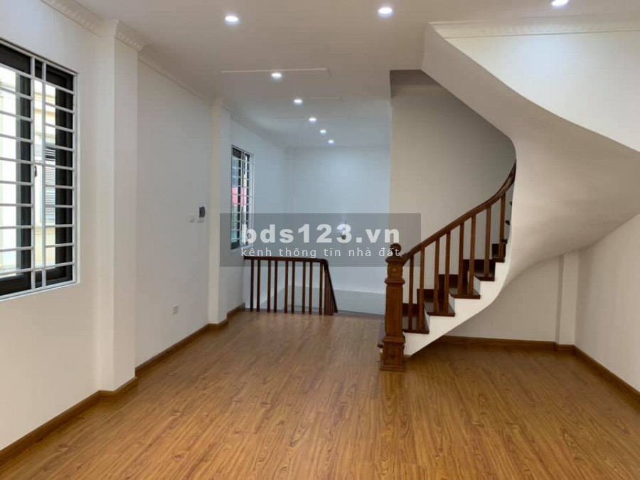 Bán nhà mới xây, Ba Đình 47m2*5 tầng, MT 4m giá 6.1 tỷ