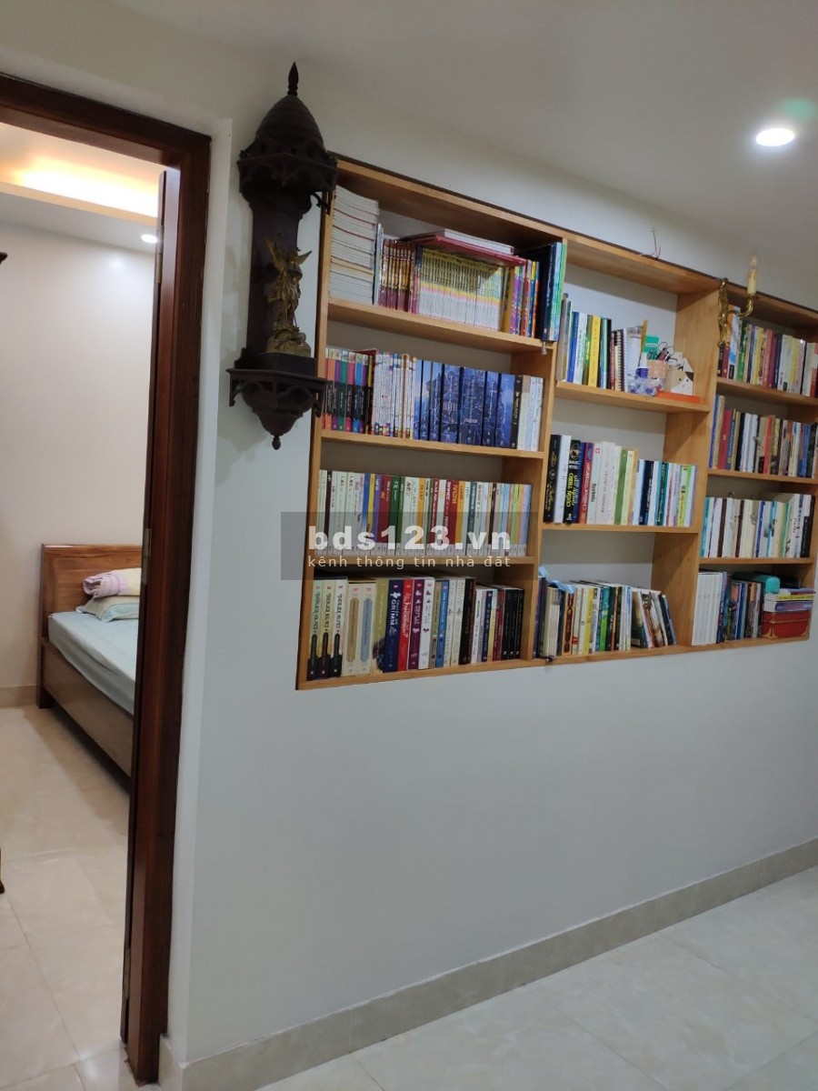 Mặt Phố Kinh Doanh N.V.Cừ, 79m2 MTx5.1m 4T Long Biên