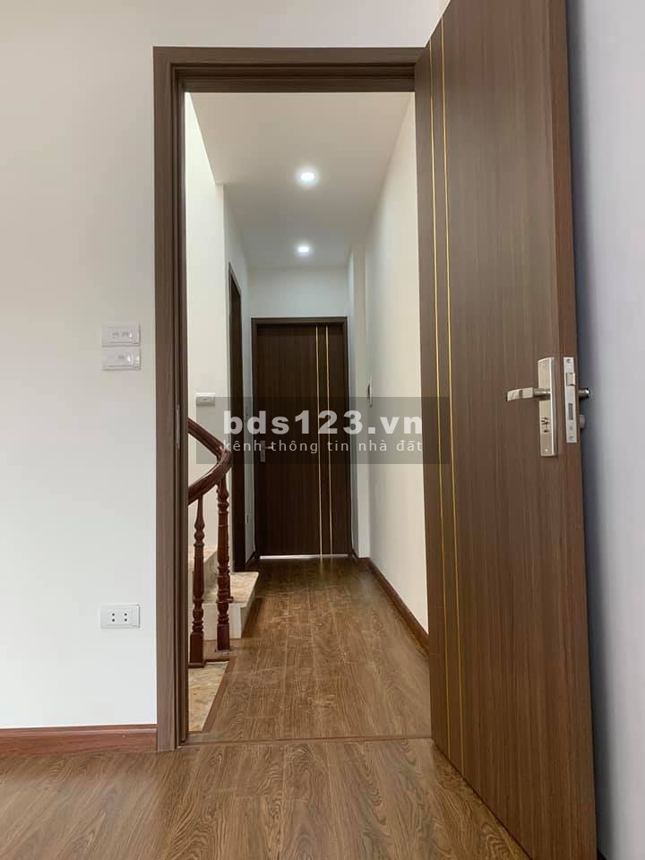 BÁN GẤP NHÀ ĐỊNH CÔNG TRONG THÁNG 5, NHỈNH 4 TỶ, Ô TÔ 7 CHỖ VÀO NHÀ