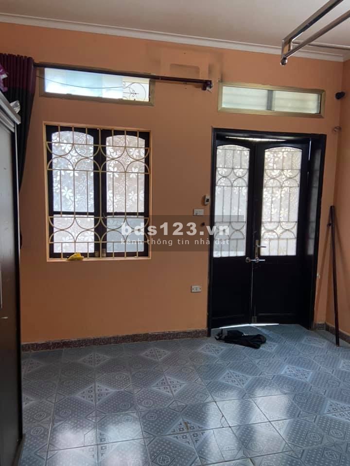 NHÀ PHÂN LÔ OTO ĐỖ CỬA GIÁ NHỈNH 7 TỶ