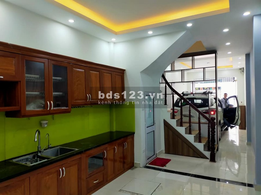 BÁN GẤP NHÀ ĐỊNH CÔNG TRONG THÁNG 5, NHỈNH 4 TỶ, Ô TÔ 7 CHỖ VÀO NHÀ