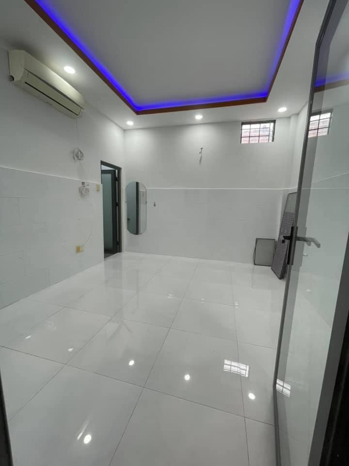 Bán gấp nhà 84m2 7 PN huỳnh tấn phát tân thuận đông quận 7…