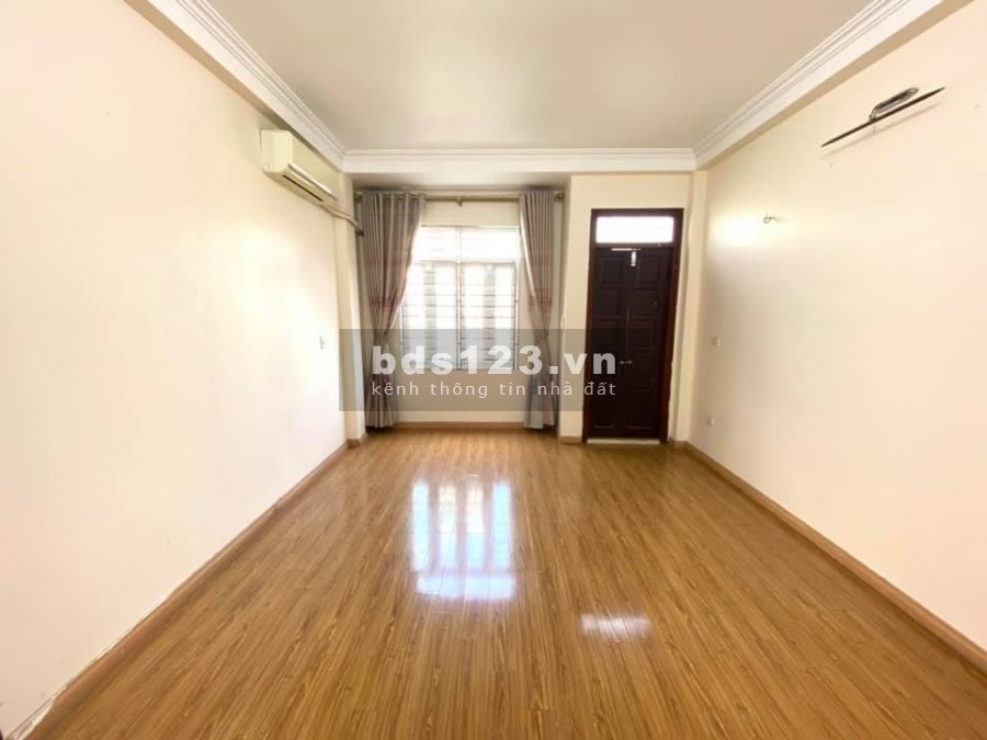 Lĩnh Nam Nhà 5 Tầng Ở Luôn Full Nội Thất Hoàng Mai