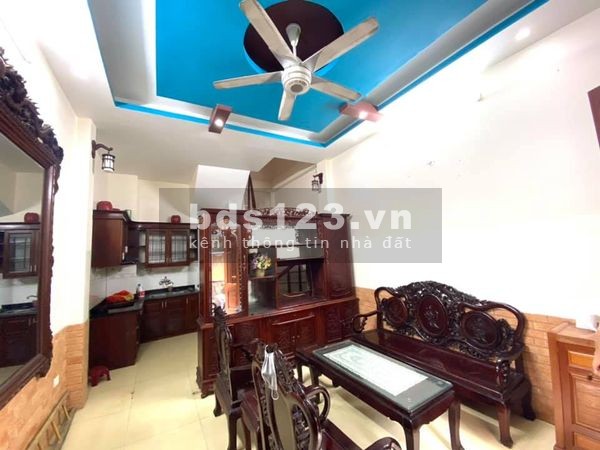 Lĩnh Nam Nhà 5 Tầng Ở Luôn Full Nội Thất Hoàng Mai