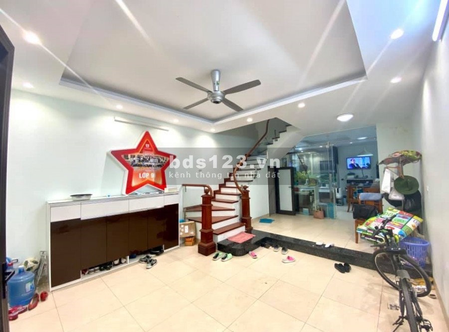 Bán nhà mới Nguyễn Văn Cừ Long Biên 50m2*4T MT 5m Ô tô qua cửa Kinh Doanh Ngõ thông