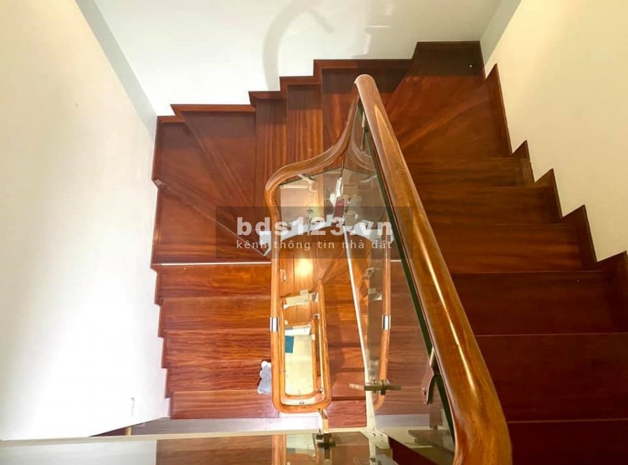 Bán nhà mới Nguyễn Văn Cừ Long Biên 50m2*4T MT 5m Ô tô qua cửa Kinh Doanh Ngõ thông