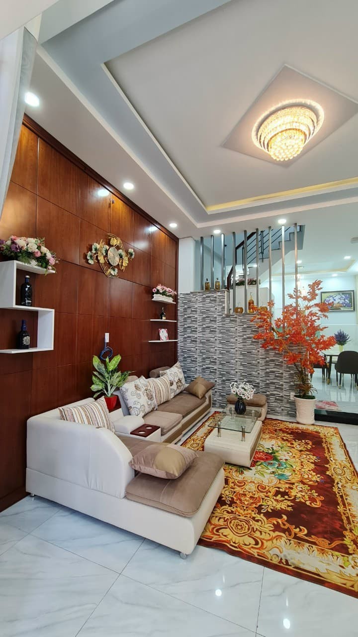 Bán nhà đường Quang Trung gần chợ, 56m2, 4PN, không lỗi phong thủy