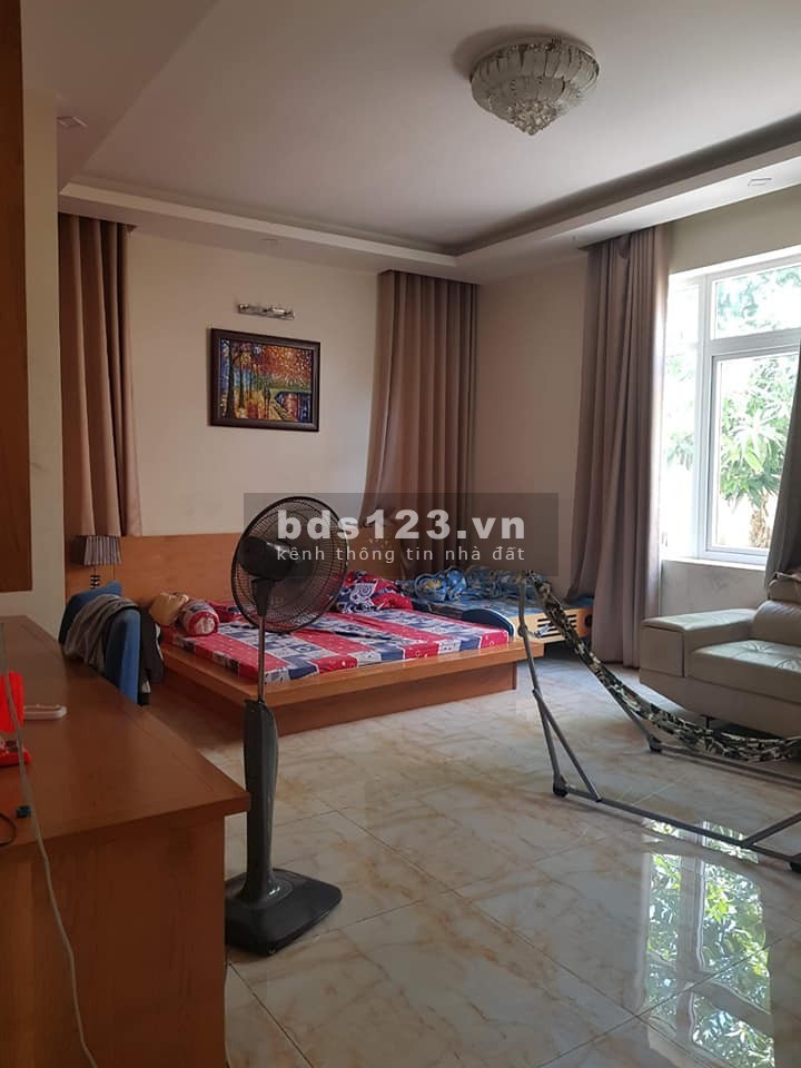 Hẻm ô tô, Kinh doanh, đường Hoàng Sa, TB, (4x12,5), Giá 6 tỷ.