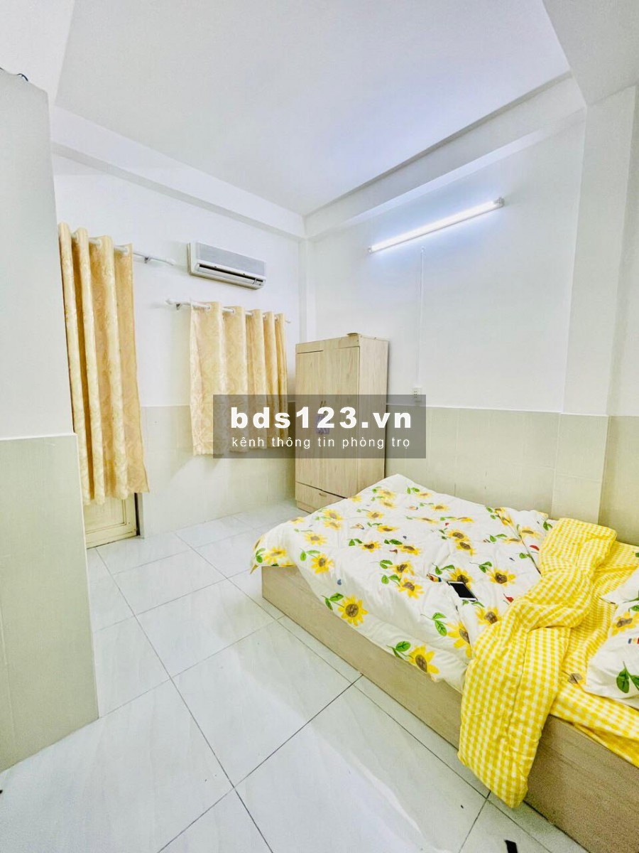 Phòng trọ Quận 1, Full nội thất, 25 m2 có ban công