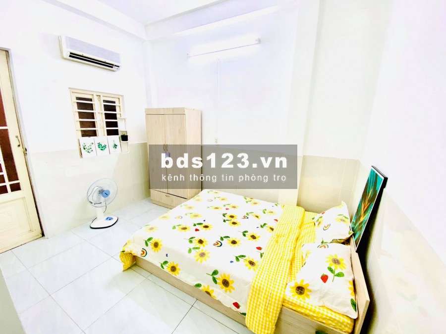 Phòng trọ Quận 1, Full nội thất, 25 m2 có ban công
