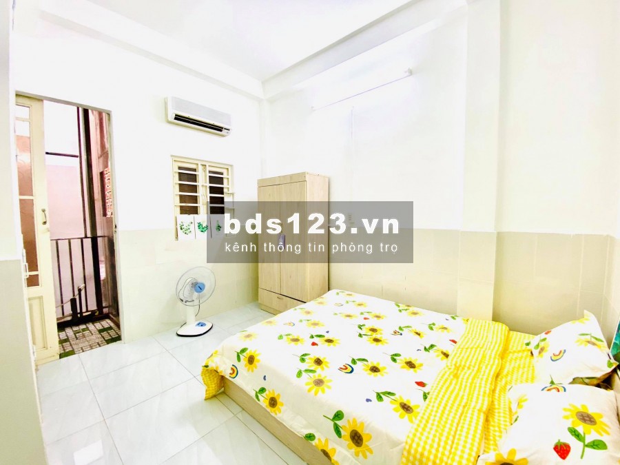 Phòng trọ Quận 1, Full nội thất, 25 m2 có ban công