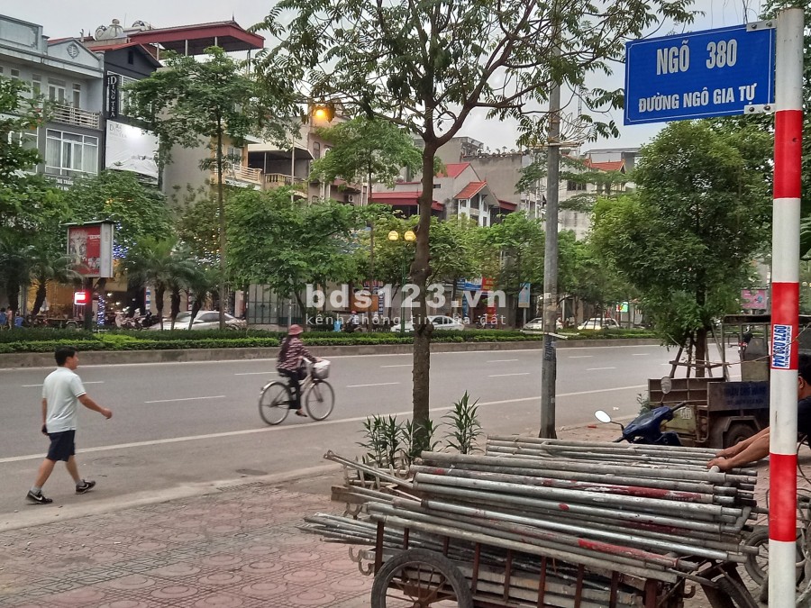 Chính Chủ Bán Đất Ngõ 380 Ngô Gia Tự, Long Biên, Hà Nội, ô tô vào nhà.
