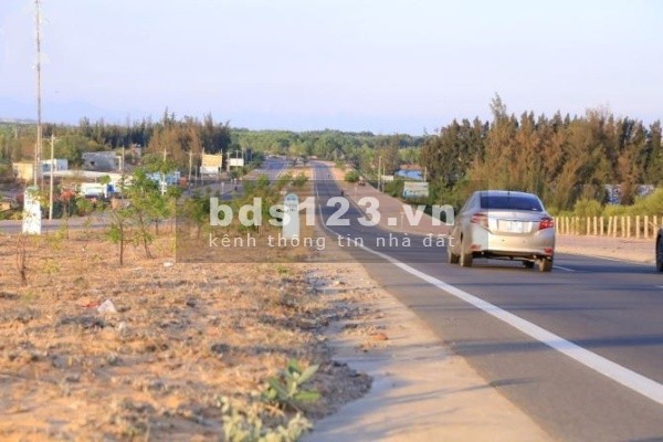Bán lô đất Hòa Thắng, cách đường nhựa hiện hữu DT716 chỉ 1,8km sổ đỏ sẵn, có đường